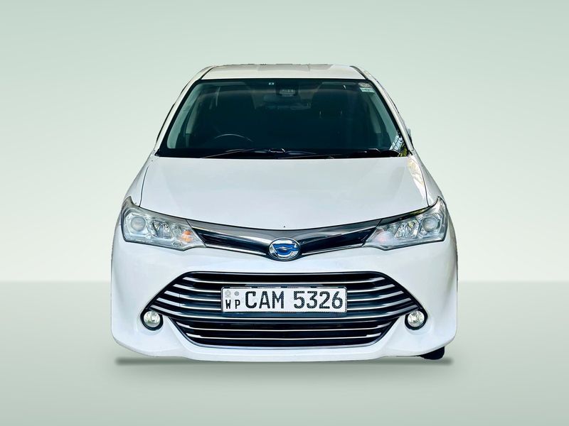 Toyota Corolla Axio Hybrid, front view
